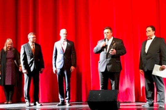 Čikagos lietuvių tautinių šokių ansambliui – garbingas apdovanojimas