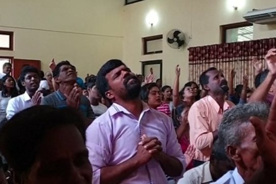 Naujos detalės apie išpuolius Šri Lankoje: paviešintos mirtininkų nuotraukos