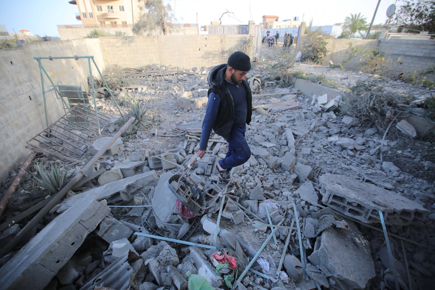 Europos Sąjunga pirmadienį paragino palestiniečius ir Izraelį laikytis paliaubų, paskelbtų po rimčiausio pastarojo meto smurto protrūkio Gazos Ruože.