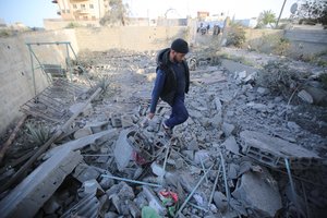 ES ragina palestiniečius ir Izraelį laikytis paliaubų