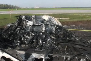Kas slypi už tragedijos Maskvoje: „Sukhoi Superjet“ lėktuvus lydi šokiruojantys faktai 