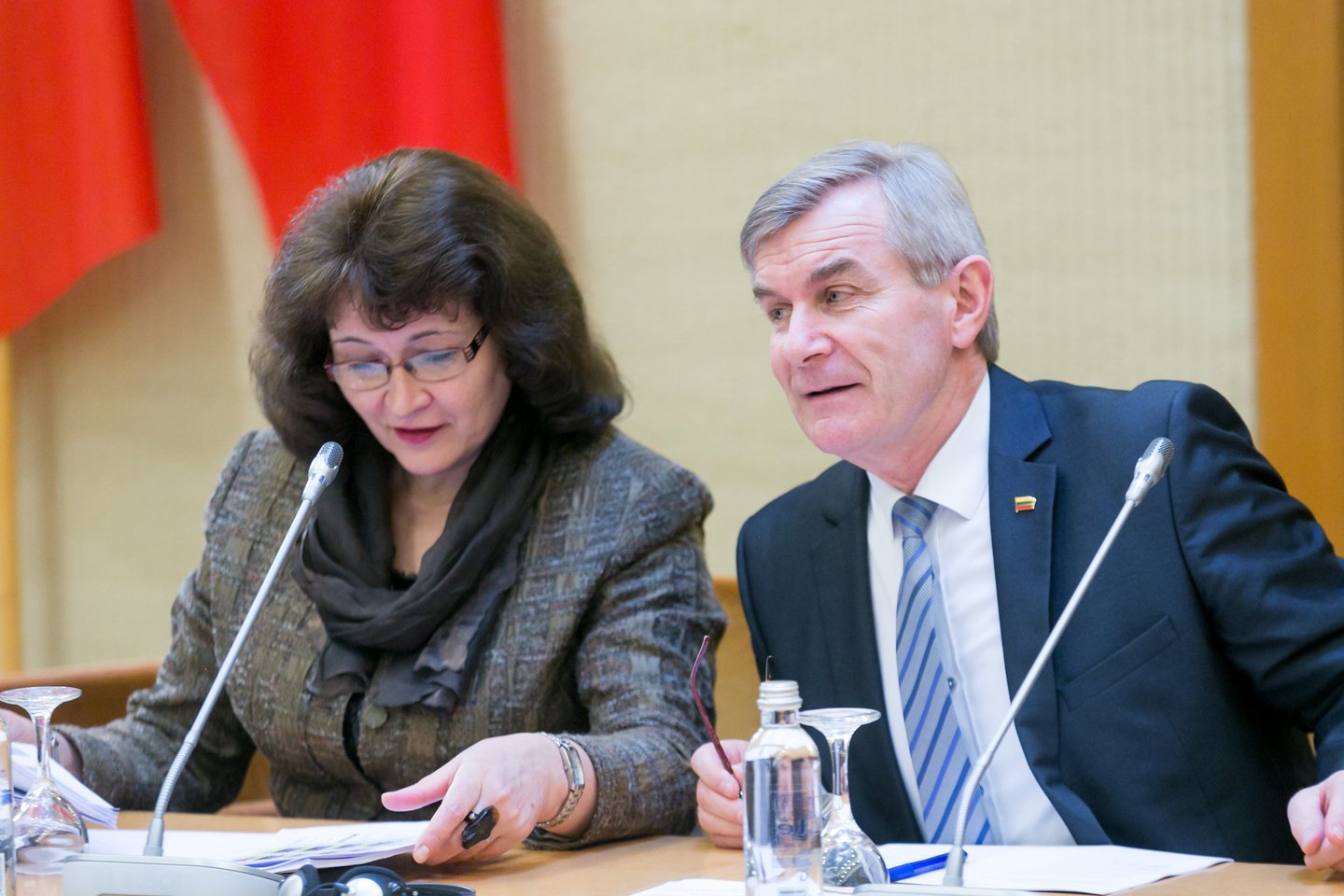 LVŽS pirmininkas Ramūnas Karbauskis po posėdžio kalbėjo, kad pralaimėjimo rinkimuose ir partijos pasitraukimo į opoziciją atveju „Landsbergiai valdys viską“.<br>T.Bauro nuotr.