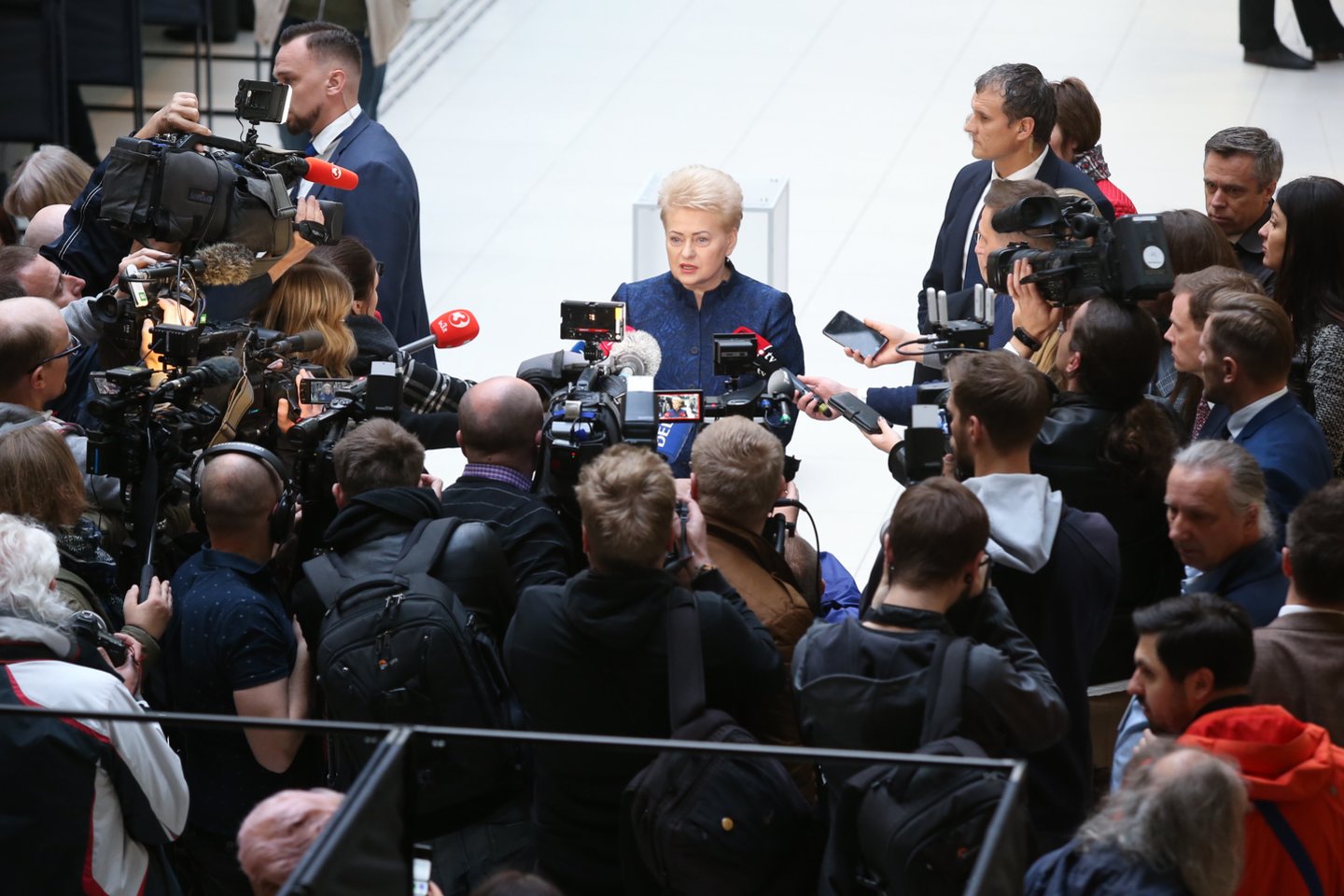 Savo balsą antradienį atidavė ir kadenciją baigianti šalies vadovė Dalia Grybauskaitė. <br> R.Danisevičiaus nuotr.