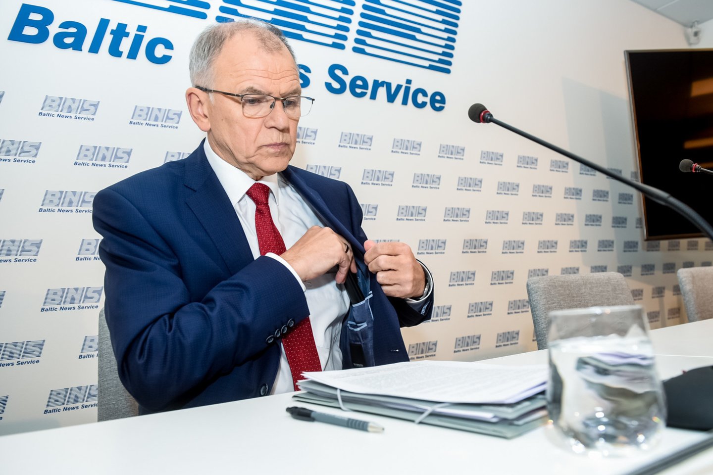Antradienį V.Andriukaitis surengė spaudos konferenciją „Ko nori Lietuvos žmonės? Nuo Prezidento galių mažinimo iki Seimo atšaukimo“, kurioje pristatė savo atnaujintą prezidento rinkimų programą „Lietuva gali“ bei aptarė politines aktualijas.<br>D.Umbraso nuotr.