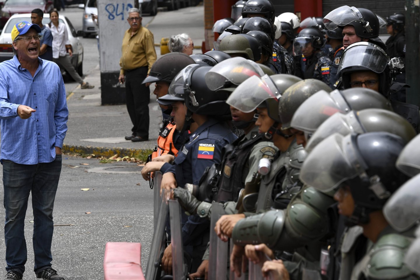  Venesueloje praėjusią savaitę per neramumus žuvo penki žmonės, dar 233 demonstracijų dalyviai buvo sulaikyti, pranešė generalinis prokuroras Tarekas Williamas Saabas.<br> AFP/Scanpix nuotr.