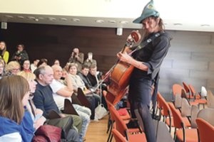 Klaipėdą užtvindė violončelės