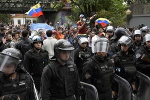 Venesuela teis nesėkmingą sukilimą parėmusius įstatymų leidėjus
