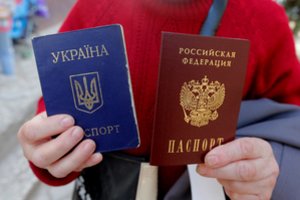Ukraina paskelbs sankcijas Rusijai už pasų dalijimą Donbase