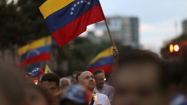 Venesueloje režimas teis perversmą palaikiusius parlamentarus