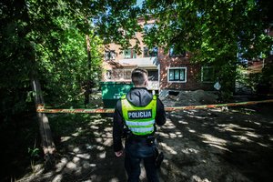 Statybininkai persistengė – po jų darbų namui gresia sugriūti