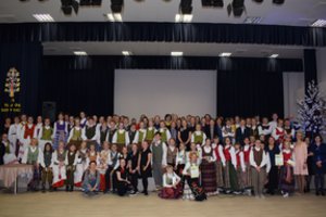 Pakaunės krašto moksleiviai iš skrynios sėmė tautos kultūros lobius