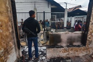 Indonezijos policija gaudo dešimtis iš kalėjimo pabėgusių nuteistųjų