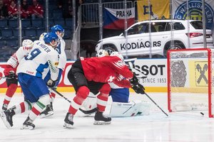 Šveicarų ledo ritulininkai tiesiog sutrypė italus, smūgiavę į jų vartus net 61 kartą