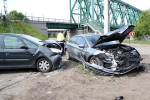 Avarija Kaune: visiškai suniokoti abu automobiliai, į gydymo įstaigą pristatyti mažamečiai keleiviai
