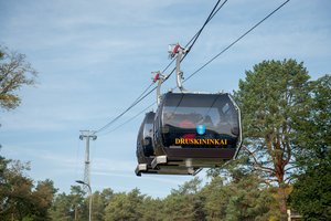 Druskininkuose žmonės išgyveno košmarą – ore pakibo du keltuvai, prireikė gelbėtojų