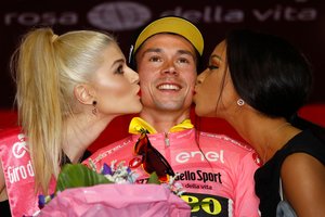 Pirmąjį „Giro d'Italia“ lenktynių etapą laimėjo slovėnas P. Rogličius