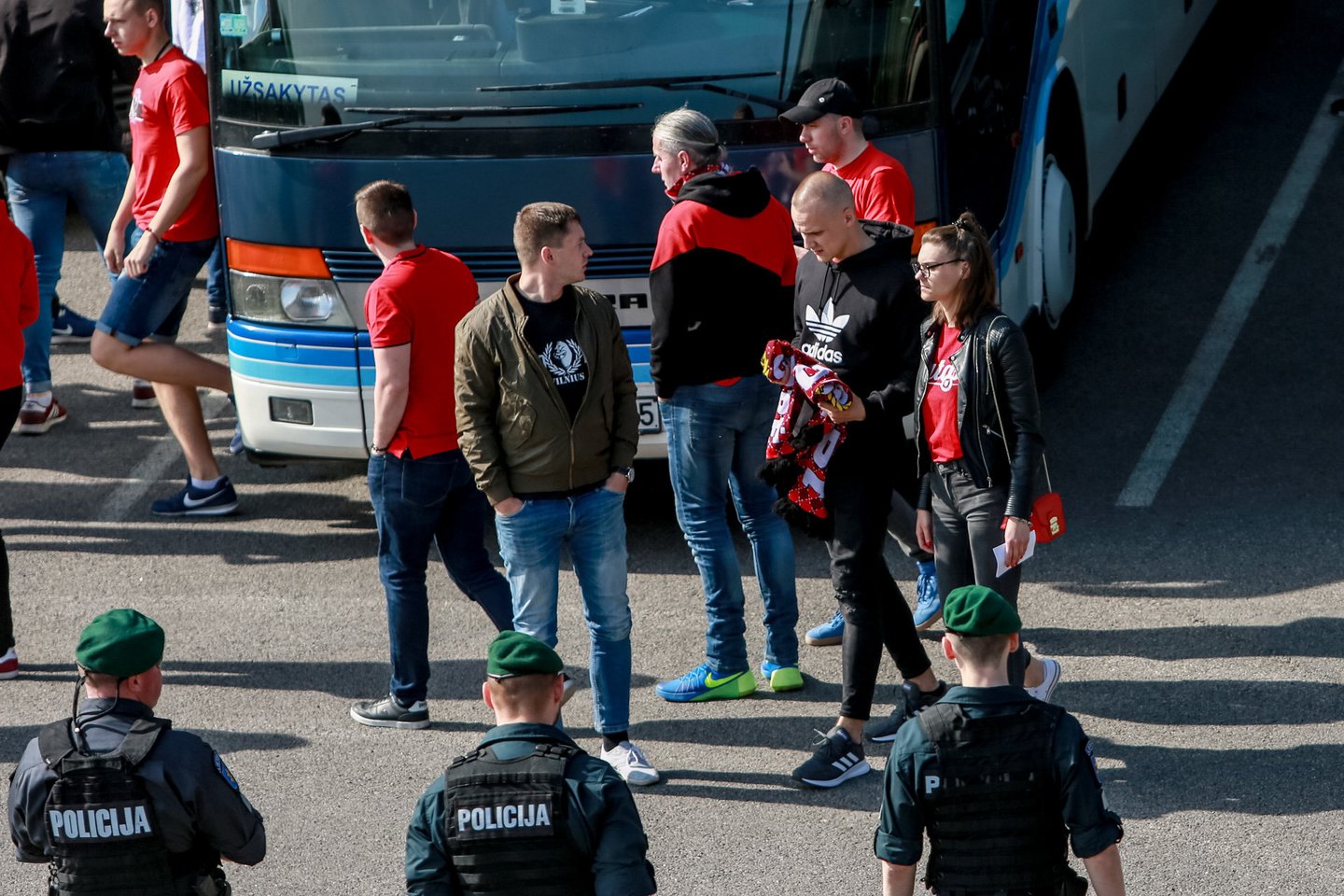 „Ryto“ gerbėjai surengė kuklias eitynes į „Žalgirio“ areną.<br> G.Bitvinsko nuotr.