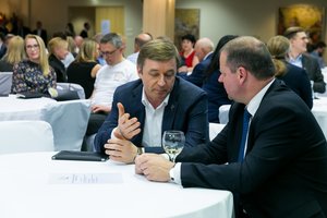 R. Karbauskis pasitikėjimą partijoje tikrinsis ne vienas – to paties panoro ir S. Skvernelis