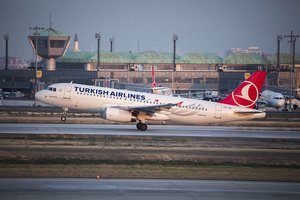 Lietuviai atvėrė aviacijos verslo duris su Turkija: ruoš „Turkish Airlines“ pilotus