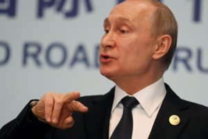 V. Putinas sako norįs visiškai atkurti Rusijos ir JAV ryšius