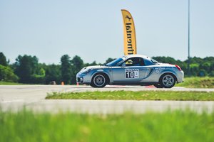 Mėgėjiškose lenktynėse greičiausiai važiuoja mažiausi automobiliai