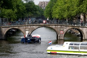 Nuo turistų kenčiantis Amsterdamas įves naują mokestį lankytojams