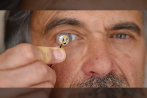 Išmanus lęšis, kuris kareiviams suteiks supergalių