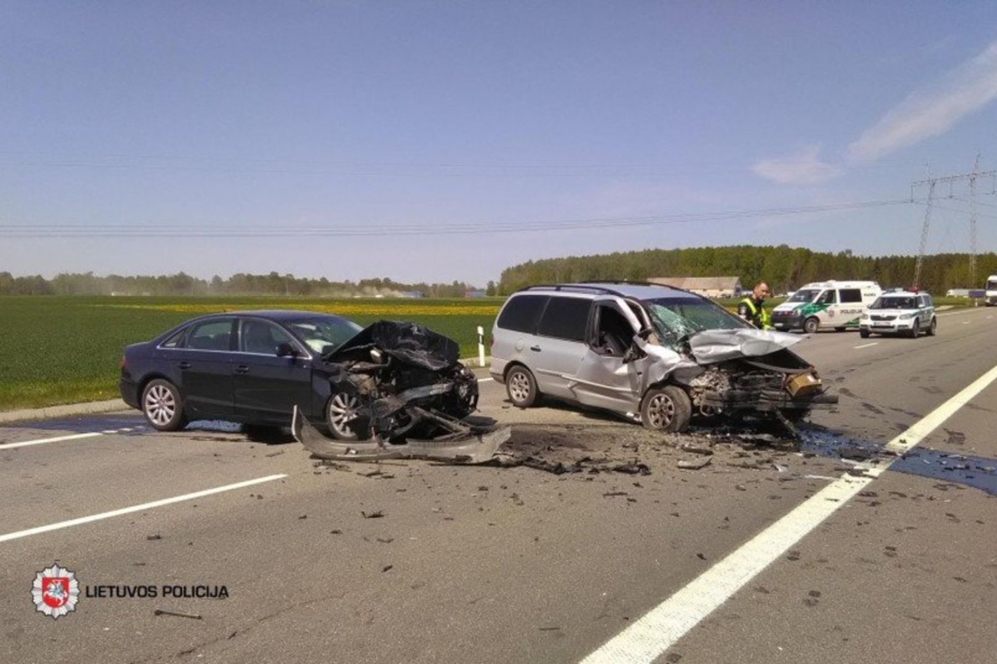 Praėjusios paros avarijose sužeista 12 žmonių.