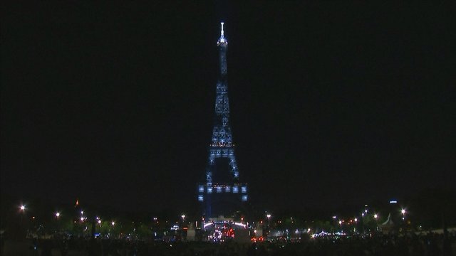 Eiffelio bokštas tapo išskirtine kompozicija: paminėtas Paryžiaus simbolio jubiliejus