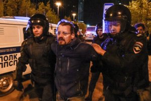 Jekaterinburge per protestus prieš cerkvės statybas sulaikyta dar 70 žmonių