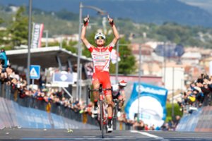 Šeštąjį „Giro d'Italia“ etapą laimėjo italas F. Masnada