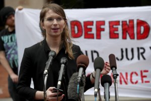 „WikiLeaks“ informatorė Chelsea Manning vėl pasiųsta už grotų