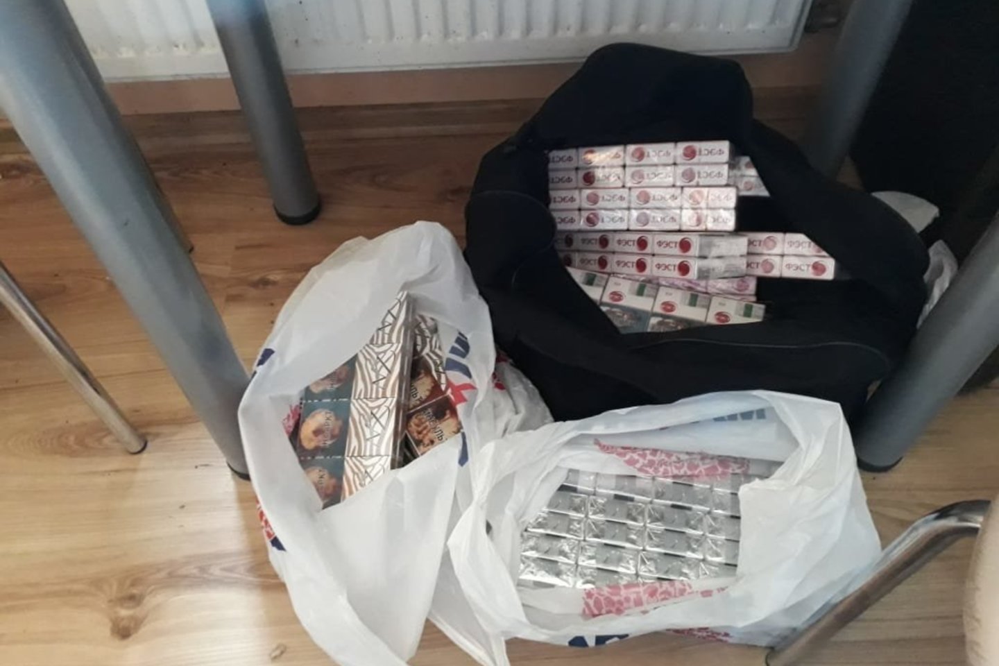 Moterims už cigarečių kontrabandą gresia baudos iki 6 tūkst. eurų