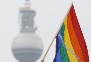 Rusijoje per LGBT aktyvistų protestą sulaikyti keturi žmonės