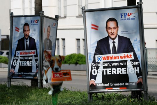 Slaptas įrašas iš išgertuvių su Rusijos oligarcho dukra išvertė iš posto Austrijos vicekanclerį