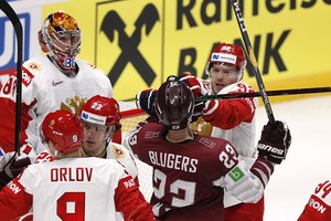 Ledo ritulio pasaulio čempionate Latvija nuleido rusams kraujo, bet jų nesulaikė
