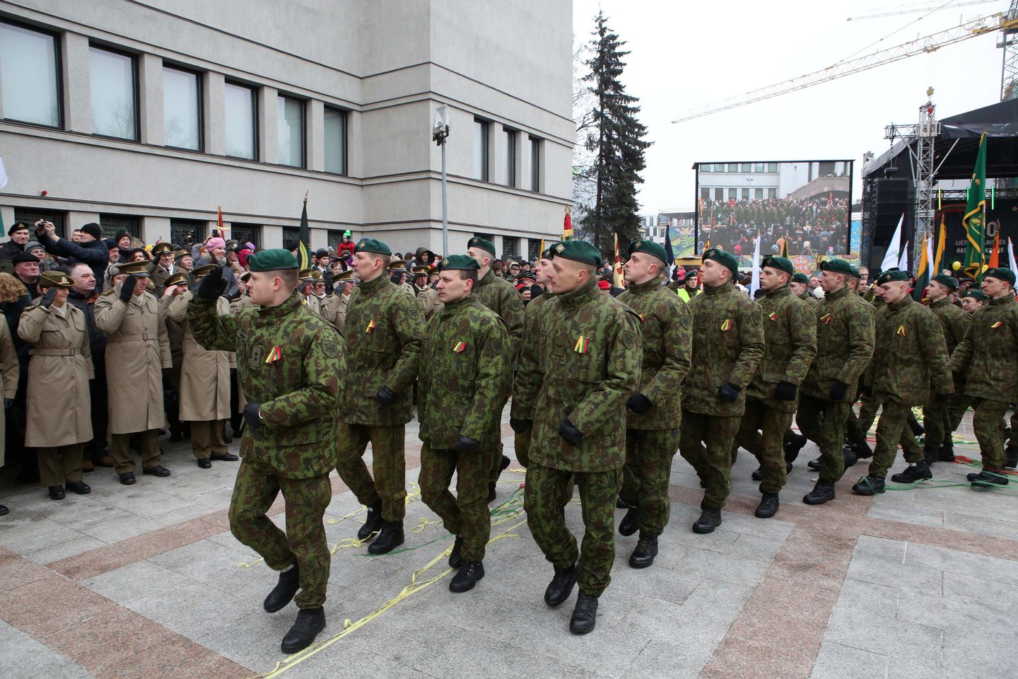 Tauragėje šeštadienį vyko pagrindinis šiais metais Lietuvos kariuomenės renginys visuomenei – Partizanų pagerbimo, kariuomenės ir visuomenės šventė. <br>M.Patašiaus asociatyvioji nuotr.