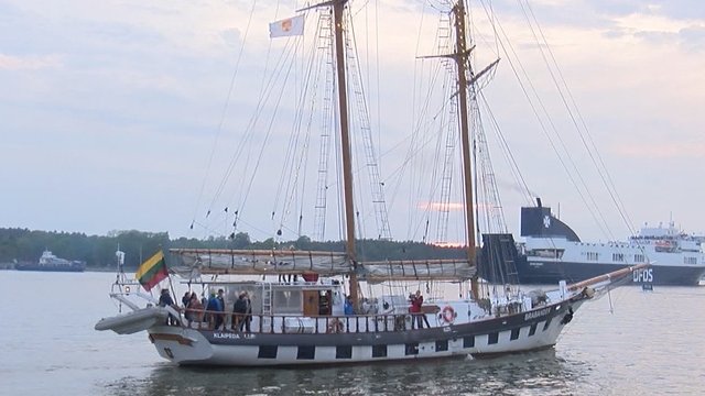 Klaipėdoje įspūdingas laivų paradas paskelbė vasaros sezono pradžią