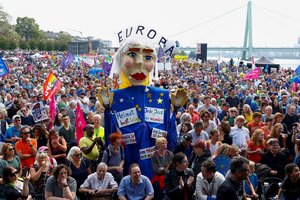 Didžiausiuose Vokietijos miestuose minios susirinko išreikšti paramos ES