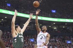 Dviejų pratęsimų trileryje „Raptors“ išgyveno tik K. Leonardo dėka
