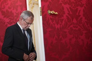 Suirutė šalies valdžioje: atsistatydina visi Austrijos kraštutinių dešiniųjų ministrai