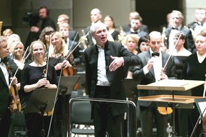 Lietuvos valstybinis simfoninis orkestras Kongresų rūmų duris užvėrė viltingai