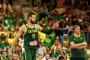 J. Valančiūnas – apie Lietuvos varžovus pasaulio čempionate ir žaidimą kartu su D. Saboniu