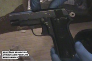Klaipėdoje sulaikyto neblaivaus vyro automobilyje rastas pistoletas