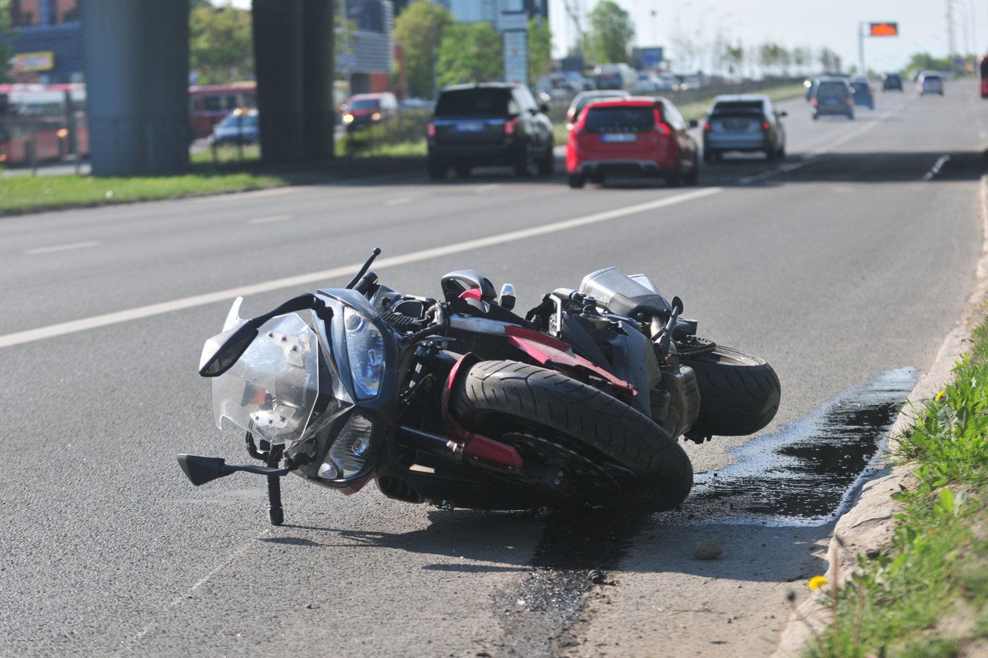 Dar gerokai prieš didžiuosius sezono atidarymo renginius eismo įvykių suvestinėse pasirodo pranešimai apie sunkiai sužeistus ar netgi žuvusius motociklininkus.<br>A.Vaitkevičiaus nuotr.