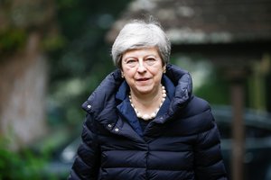 Aiškumo Londone nedaugėja: Theresa May gali sulaukti lemiamo smūgio