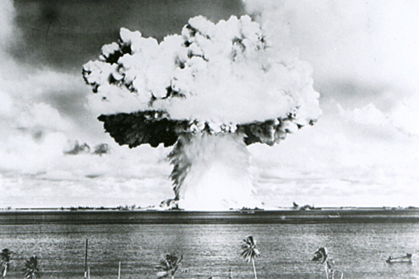 Nuo 1946 iki 1958 m. JAV atliko 67 branduolinius bandymus centrinėje Ramiojo vandenyno dalyje. <br>Reuters/Scanpix nuotr.