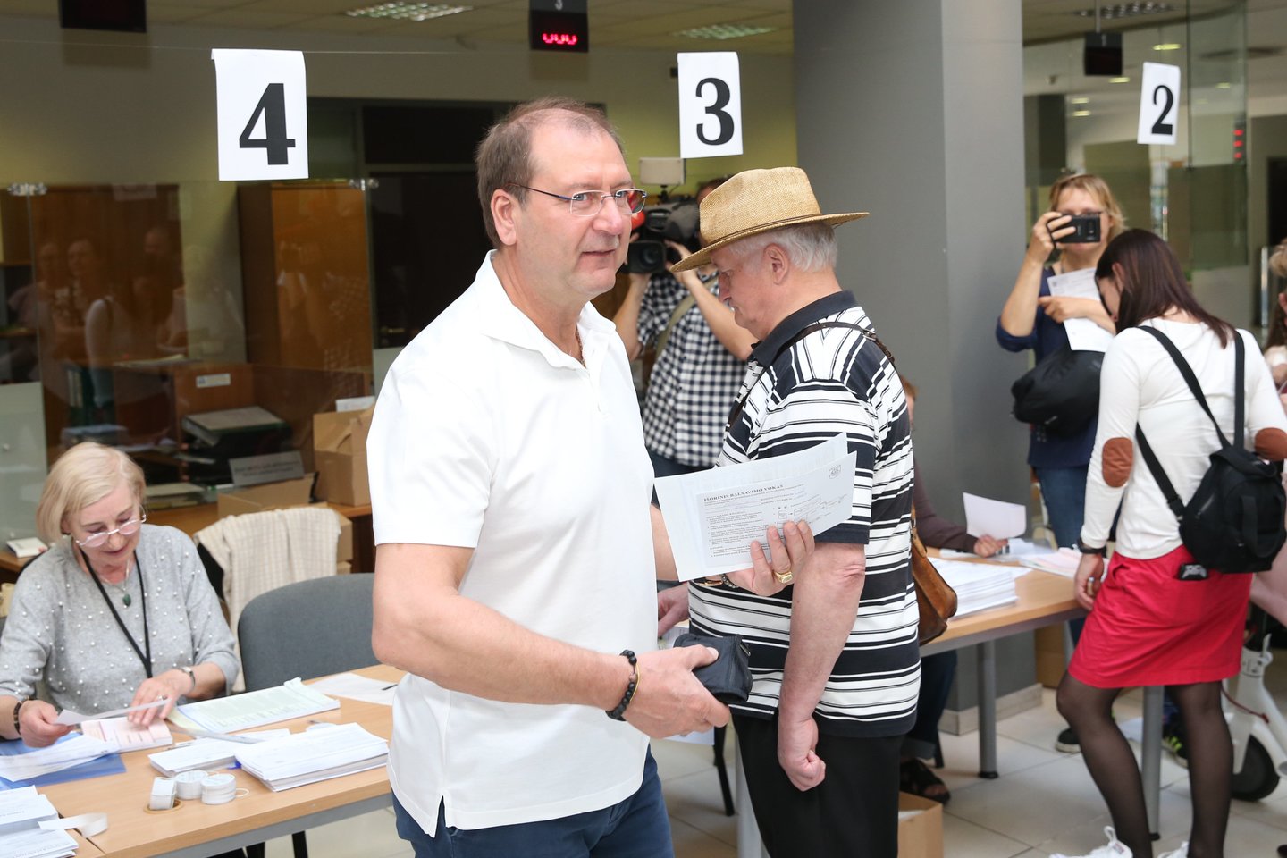 V. Uspaskichas iš anksto balsavo prezidento ir Europos Parlamento rinkimuose.<br>R.Danisevičiaus nuotr.