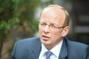 Jau antrą kartą prašo teismo išaiškinti, ar Jonas Milius atleistas teisėtai