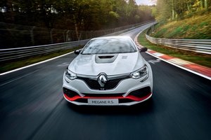 Greičiausia „Renault Megane R.S.“ versija Niurburgringe užfiksavo naują rekordą